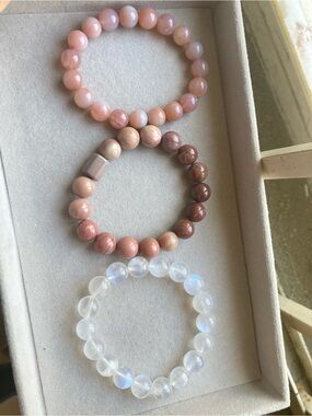 Natural moonstone, agate, and Alasan bracelet bundle lot